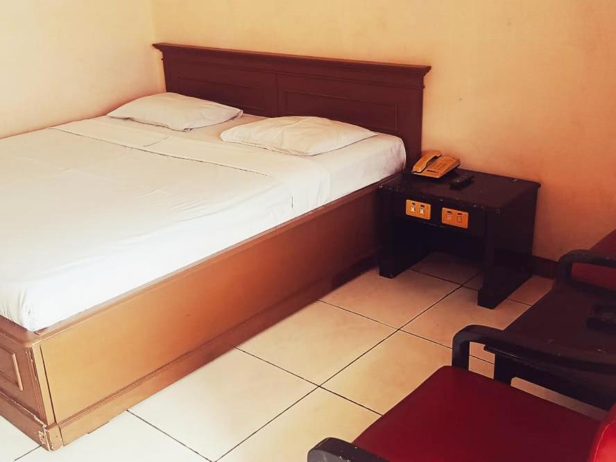 Hotel Wijaya Purwokerto Esterno foto