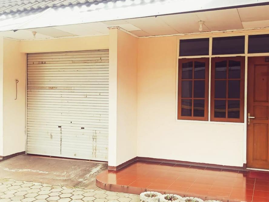 Hotel Wijaya Purwokerto Esterno foto