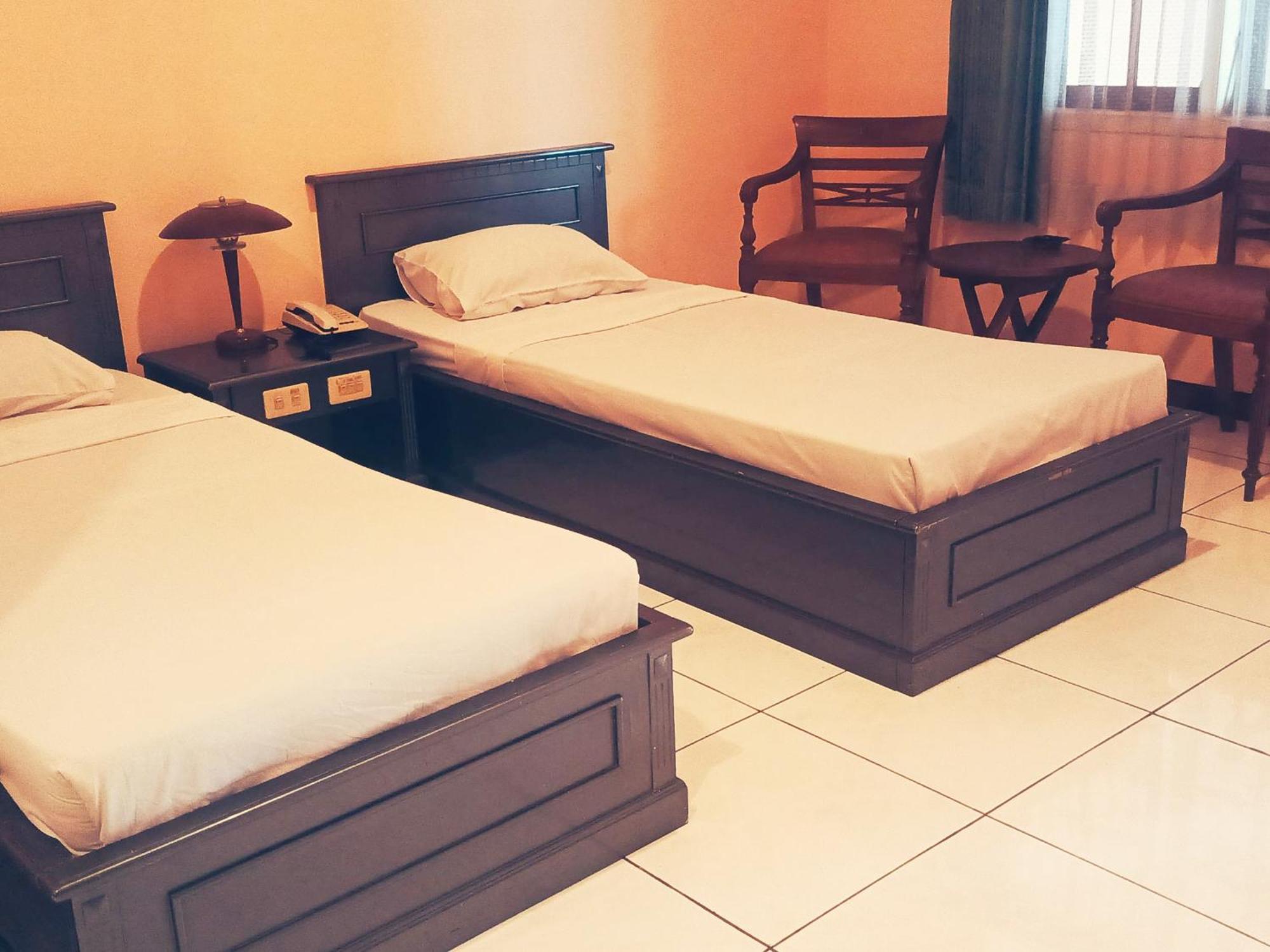 Hotel Wijaya Purwokerto Esterno foto