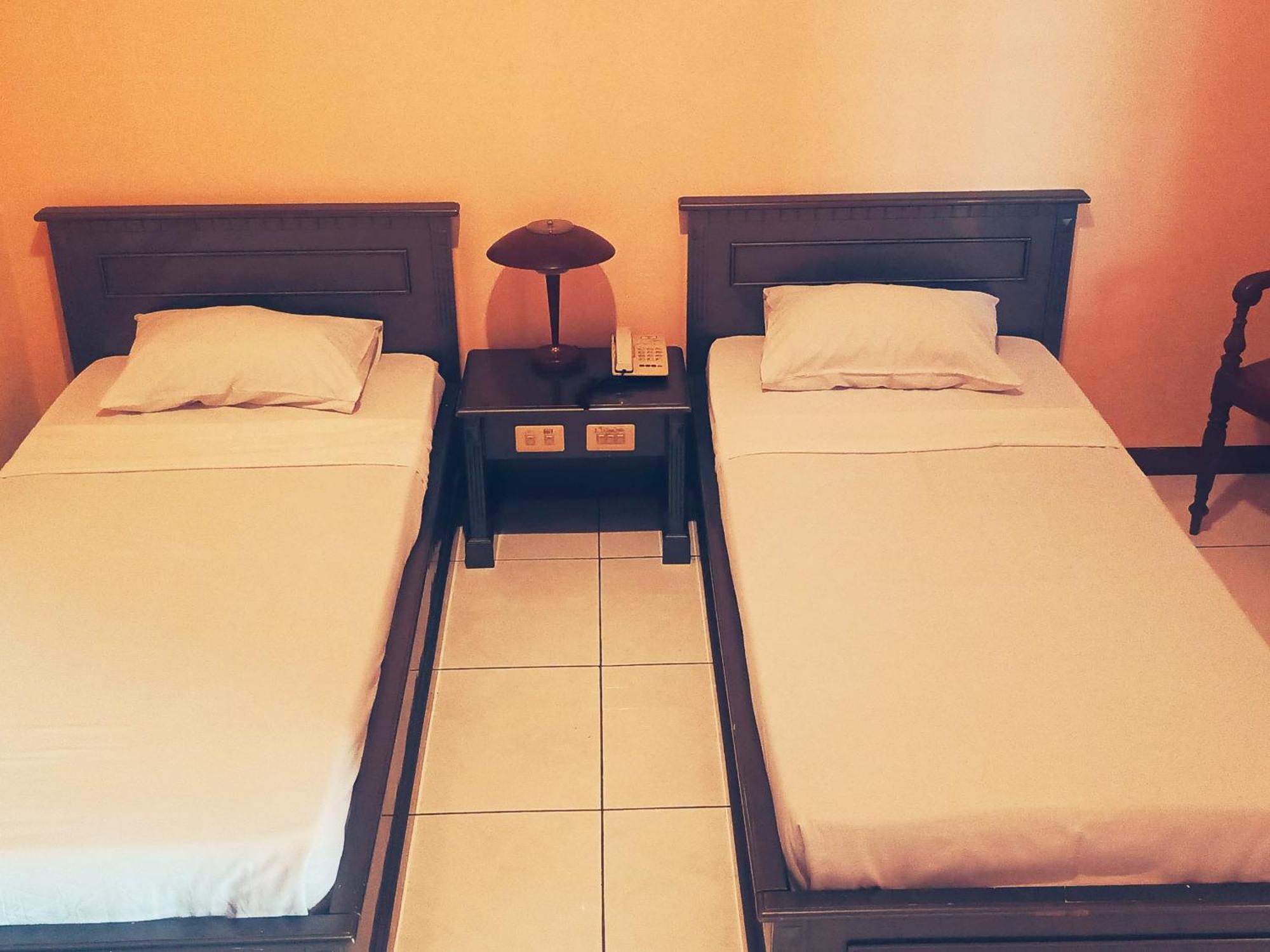 Hotel Wijaya Purwokerto Esterno foto