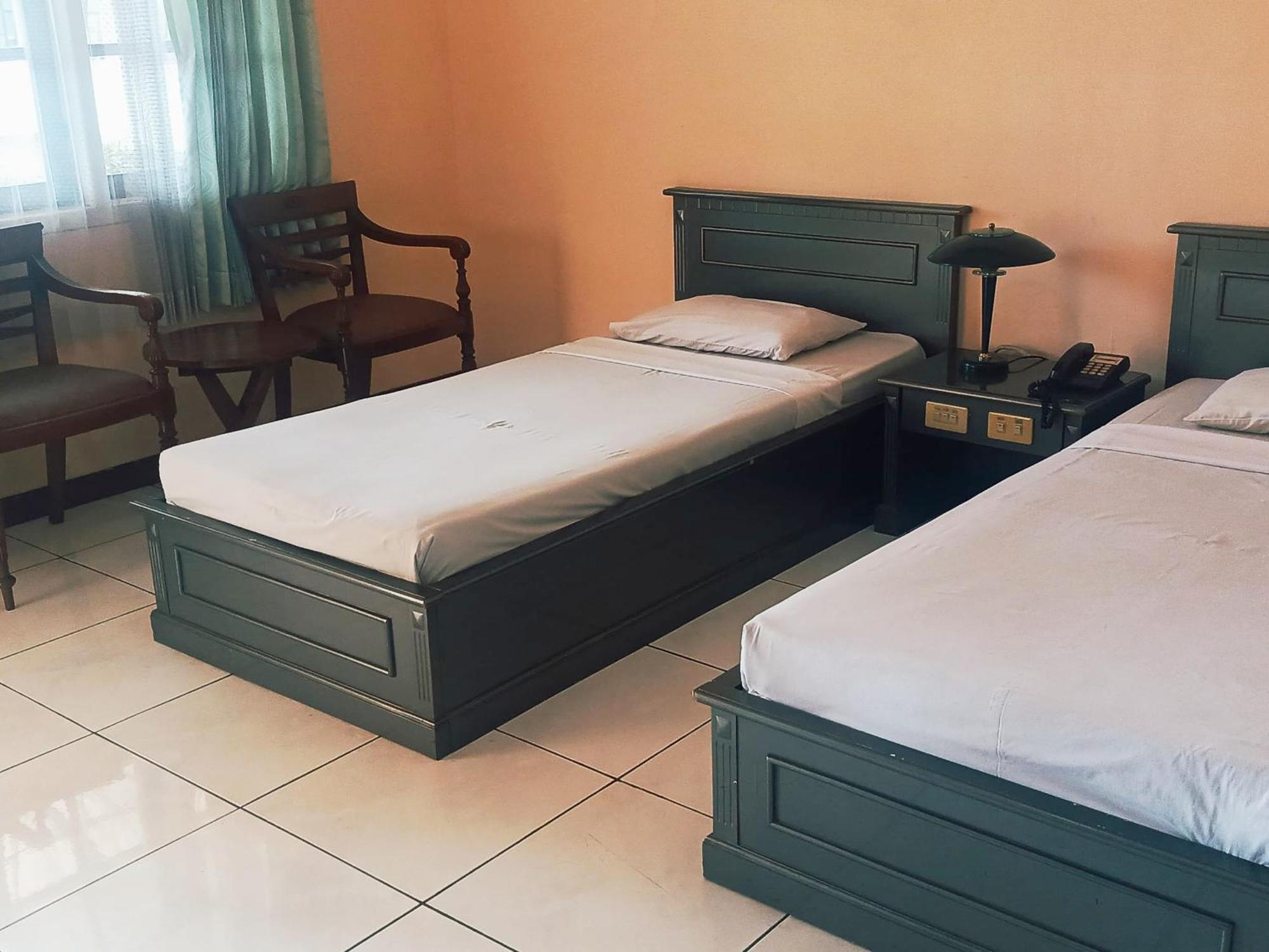 Hotel Wijaya Purwokerto Esterno foto