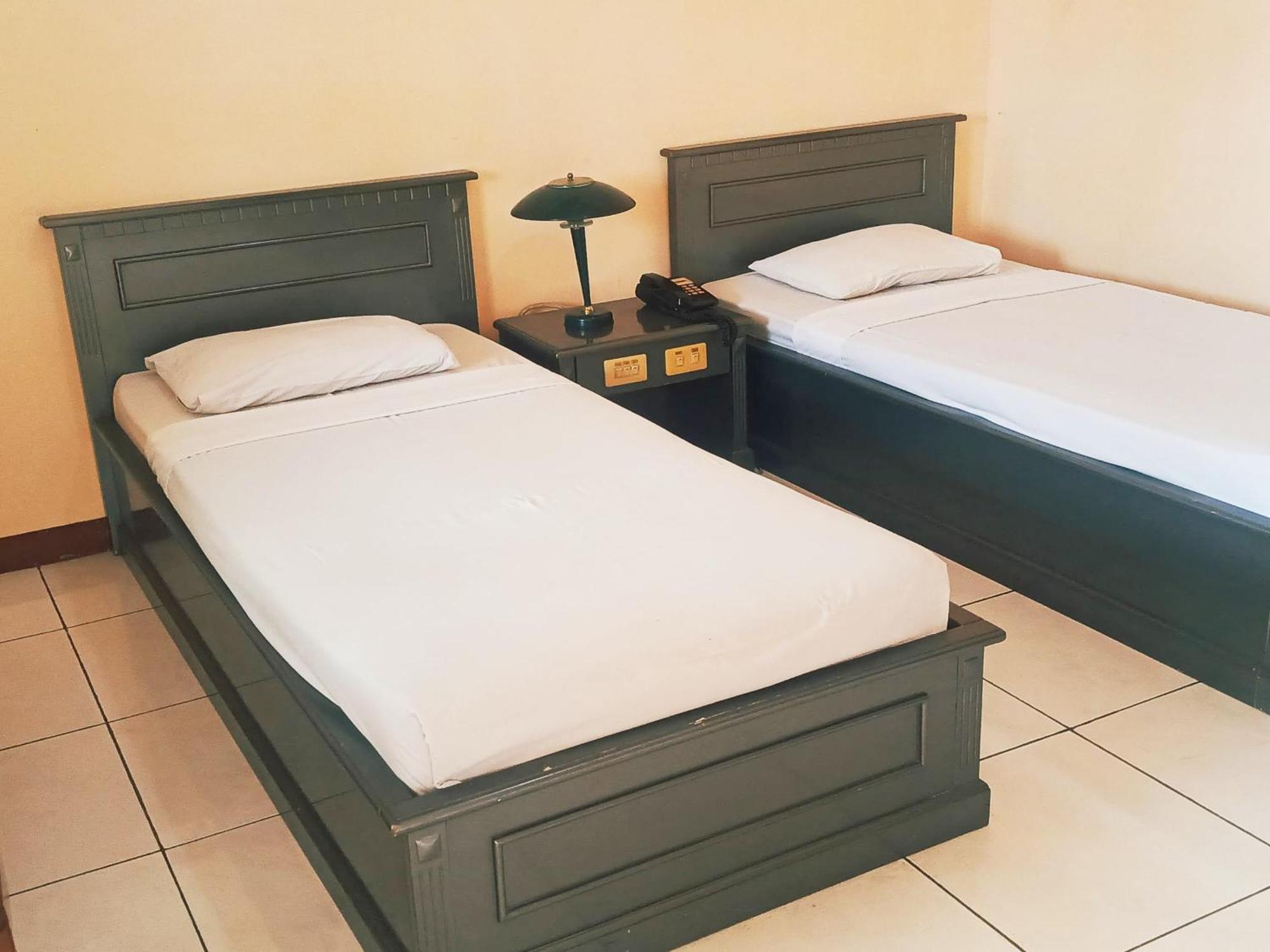 Hotel Wijaya Purwokerto Esterno foto