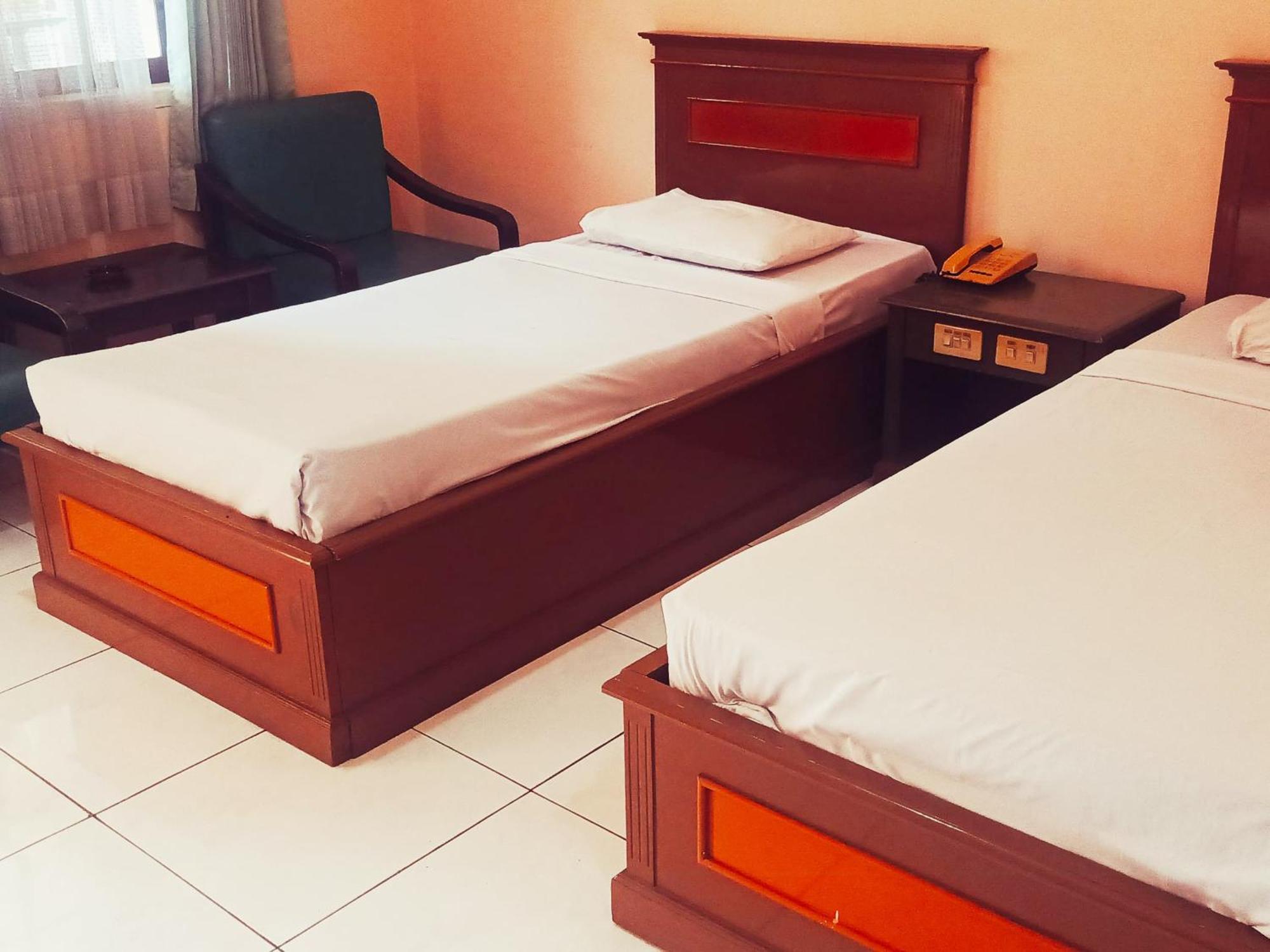 Hotel Wijaya Purwokerto Esterno foto