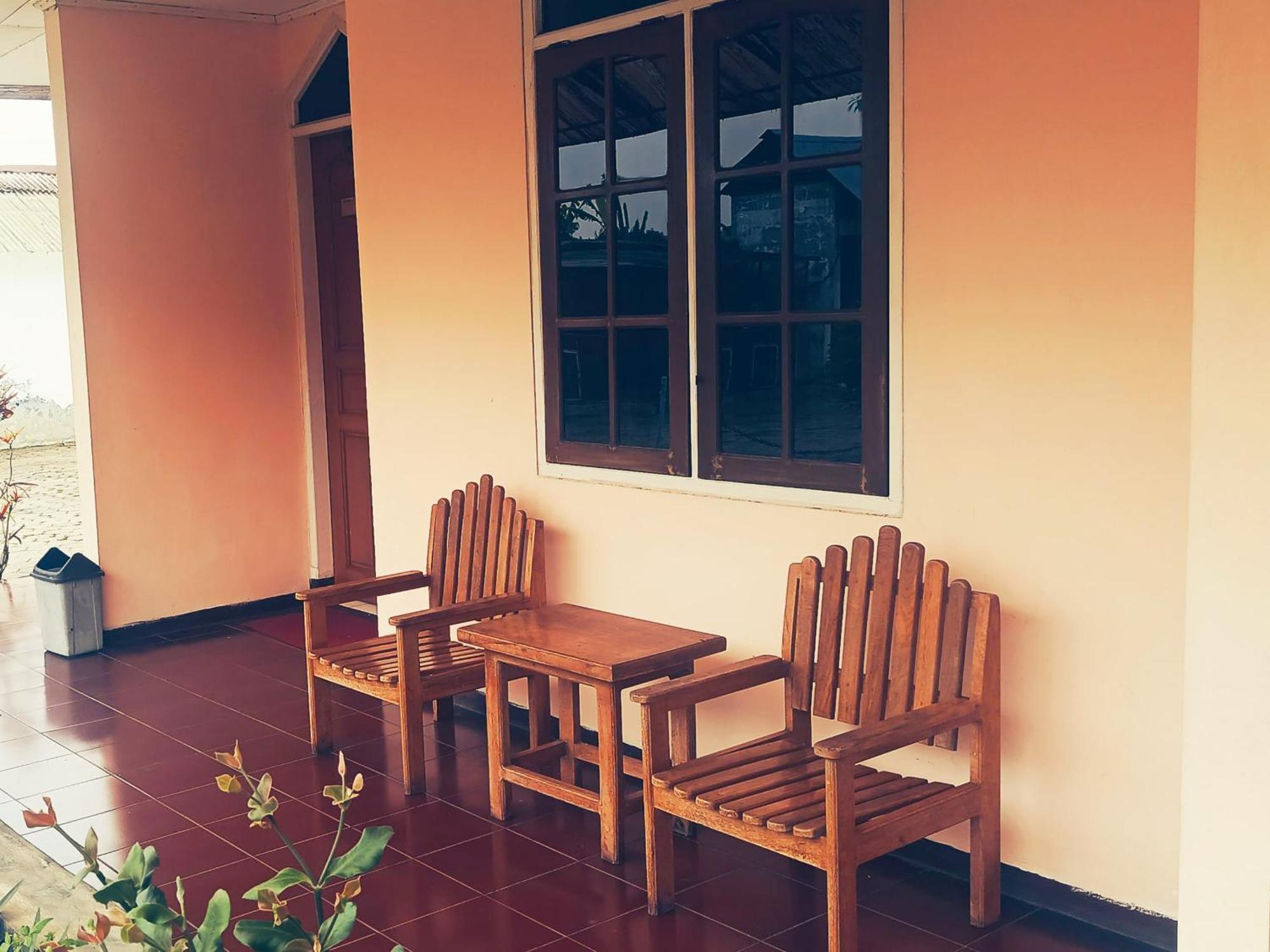Hotel Wijaya Purwokerto Esterno foto