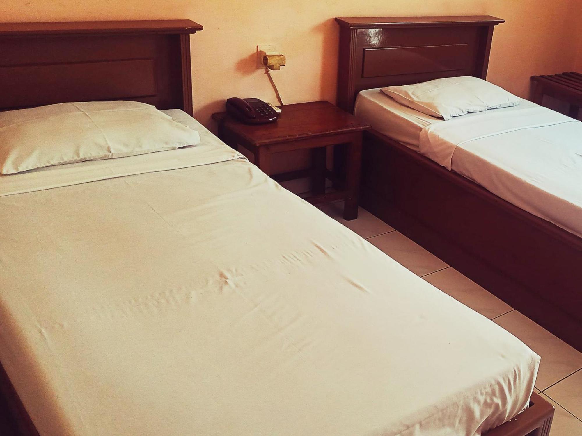 Hotel Wijaya Purwokerto Esterno foto