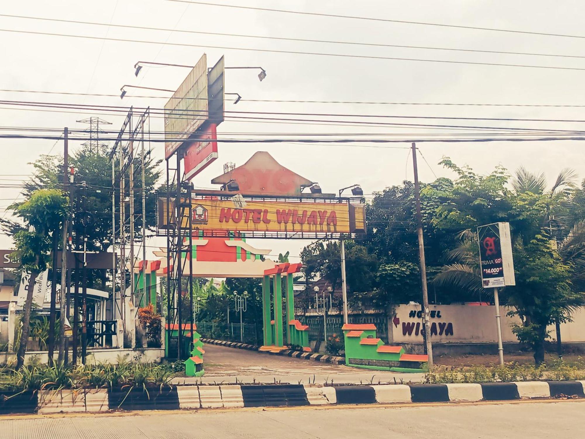 Hotel Wijaya Purwokerto Esterno foto