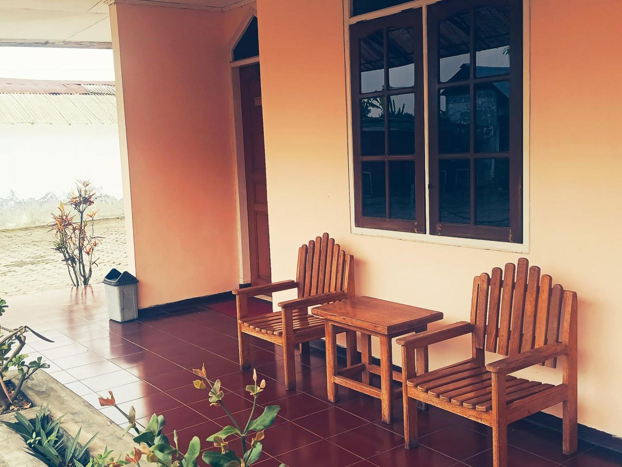 Hotel Wijaya Purwokerto Esterno foto